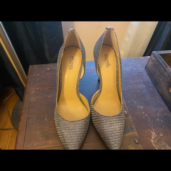 Michael Kors silver/gray metallic high heels, 7m - Picture 2 of 5